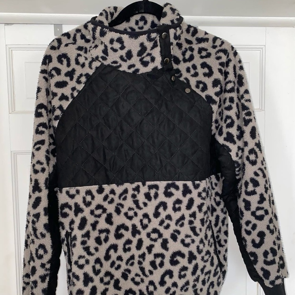 Leopard Print Pullover